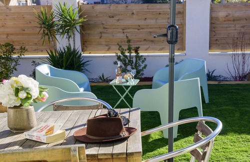 Salin-de-Giraud House | Le Cabanon de Virginie with garden and terrace