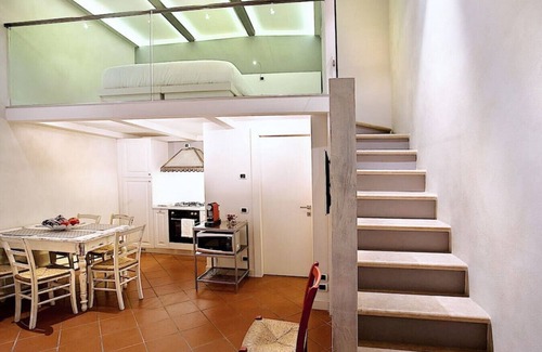 Verona City Centre Apartment | Le Cadreghe - ROSSA - 2PAX central downtown