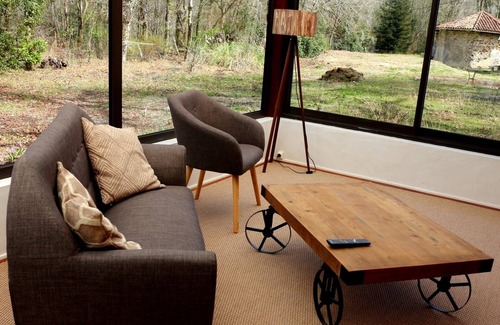 Saint-Paul-les-Dax Ski Chalet | Le Calme au Milieu de la Forêt : Chalet Rénové Avec Piscine Partagée