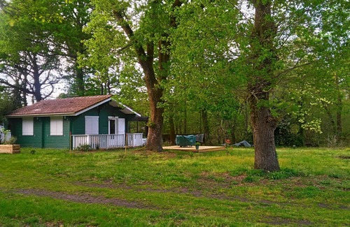 Saint-Paul-les-Dax Ski Chalet | Le Calme au Milieu de la Forêt : Chalet Rénové Avec Piscine Partagée