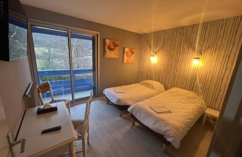 Thiezac Hotel | Le Castel du Cantal Groupe Village Fani