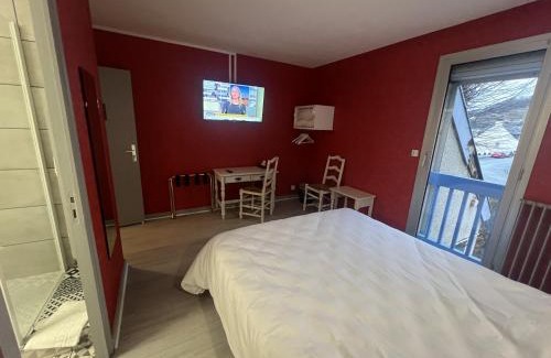 Thiezac Hotel | Le Castel du Cantal Groupe Village Fani