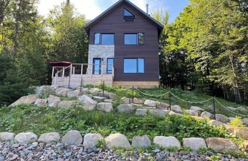 Lac Beauport Ski Chalet | LE CELESTE AU BORD DE L'EAU