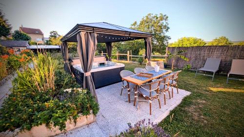 Epernay House | LE CEMAROSE Cottage & Spa Terrace Garden & lovely View