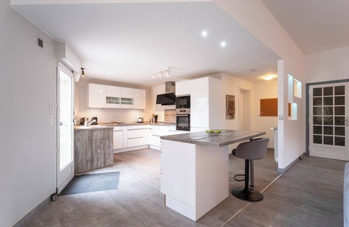 Thionville House | Le Château Jeannot - Rock in Share