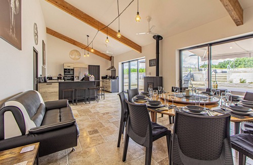 Thenac Villa | Le Chai Villa - newly renovated 6 en-suite bedrooms and heated, private pool