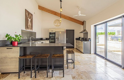 Thenac Villa | Le Chai Villa - newly renovated 6 en-suite bedrooms and heated, private pool