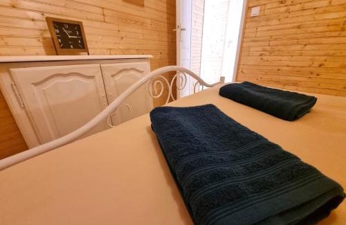 Les Trois Lacs Ski Chalet | Le chalet au bord de seine