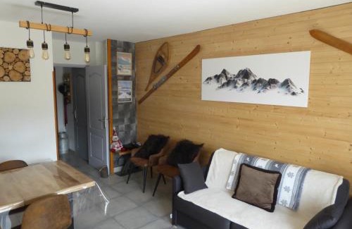Superbolquere House | le chalet Cerdan - classé 3 étoiles - 5 personnes-2 chambres- parking -garage-jardin-WIFI-rénové en 2023
