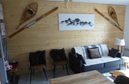 Superbolquere House | le chalet Cerdan - classé 3 étoiles - 5 personnes-2 chambres- parking -garage-jardin-WIFI-rénové en 2023
