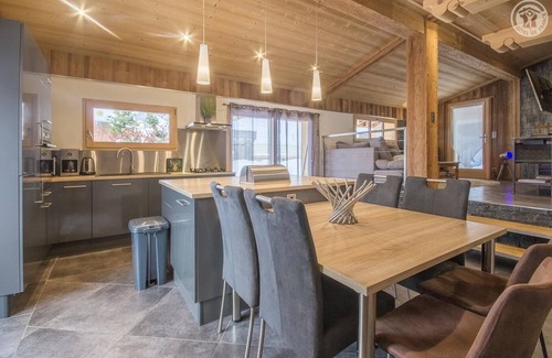 Flumet Ski Chalet | *Le Chalet J* summer 8 travellers/winter 6 travellers