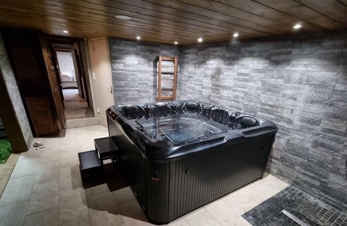 La Plaine des Cafres Ski Chalet | Le Chalet & Spa:une Détente Absolue Proche du Volcan