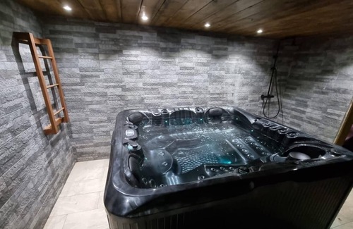 La Plaine des Cafres Ski Chalet | Le Chalet & Spa:une Détente Absolue Proche du Volcan