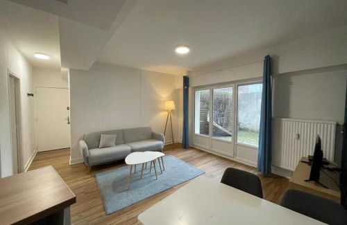 Anatole France Danton House | Le Chaleureux Collard