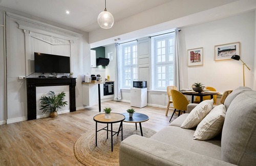 Old Town Apartment | Le Champenois*Central*Station*WiFi*3*Mon Groom