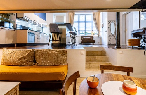 Dijon Centre Ville Apartment | Le Chouette Loft - City Apartment