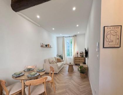 La Celle-sous-Gouzon Apartment | Le Cloître du Palais - Studio