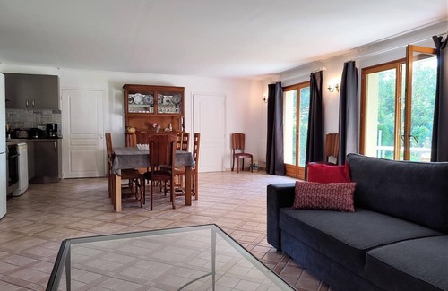 Eu House | Le Clos aux Cerises - EU