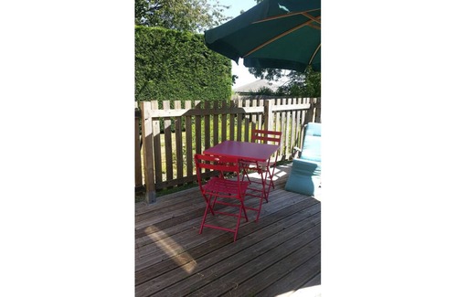 Saint-Andeol-de-Vals Apartment | Le Clos des Mimosas -Les Roses- Gîte 4 pers. Terrace with trees. Shared pool.