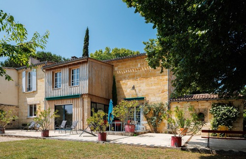 Libourne House | Le Clos de la Capelle – Charm & Comfort in Libourne, Private Garden and Spacious Areas for 8 People