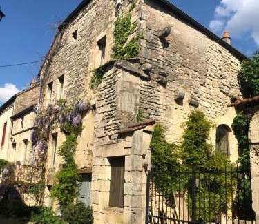 Flavigny-sur-Ozerain House | Le Clos de Melanie