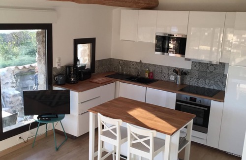 Moustiers-Sainte-Marie House | Le Clos Finon: A shed in Moustiers Sainte Marie