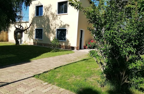 Saint-Aubin-Les-Elbeuf Condo | Le Clos des Feugrais - Calm & Comfort* (in French)