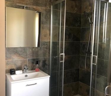 Bourg-en-Bresse Apartment | Le Cocon B - private parking - quiet