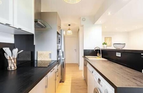 Cenon Apartment | Le Cocon - Charm & Serenity