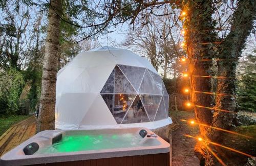 Saint-Jean-d'Elle Cabin | le cocon d'amour " Dôme avec jaccuzi privé "