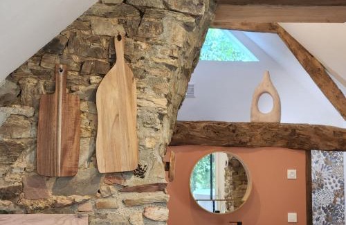 Saint-Jean-d'Elle House | le cocon d'amour " le fournil avec bain nordique privé "