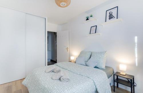 Saint-Denis Apartment | Le Cocon Stade de France - Aux Portes de Paris - Parking Inclus