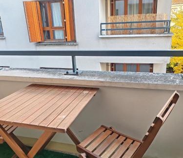 Saint-Denis Apartment | Le Cocon Stade de France - Aux Portes de Paris - Parking Inclus