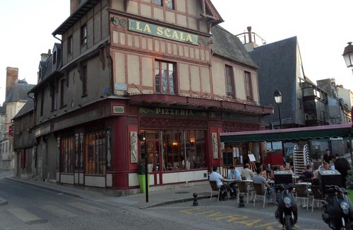 Vierzon Apartment | Le Cocon Violet - Vierzon - Wifi et Parking Inclus