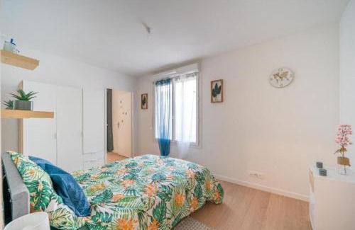 Plateau — Pyramide Apartment | Le Cocotier Athisien