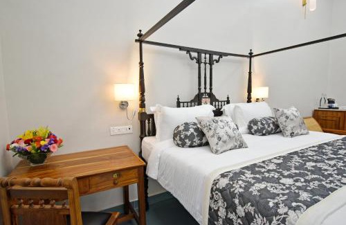 White Town Hotel | Le Colonial Suites