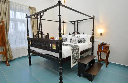 White Town Hotel | Le Colonial Suites