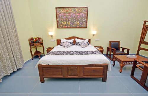 White Town Hotel | Le Colonial Suites