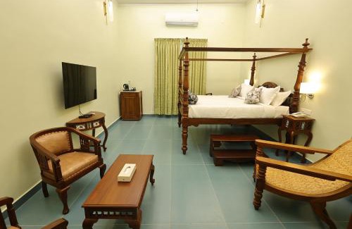 White Town Hotel | Le Colonial Suites