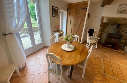 Mortagne-sur-Sevre House | Le Cordonnier d'Autrefois - 15 minutes du Puy du Fou