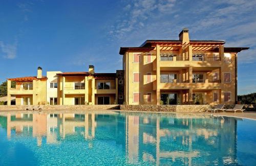 Lonato del Garda Apartment | Le Corti Caterina Apartments with pool by Wonderful Italy