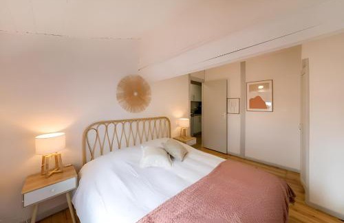 Agen Apartment | Le Cosy magnifique T2 neuf Centre ville Gare 800 m