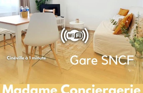 Bruz Apartment | Le Cosy Palm Tree by Madame Conciergerie