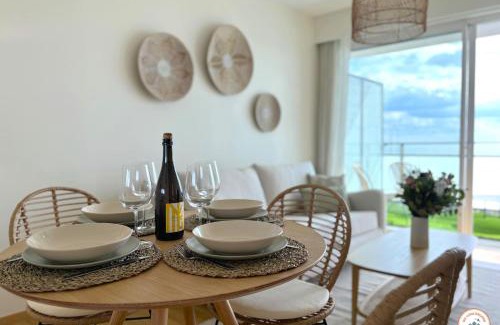 Saint-Martin-du-Littoral Apartment | Le Cosy - Vue Mer - Parking - Balcon