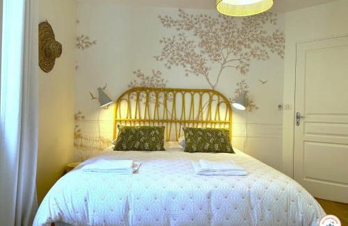 Saint-Martin-du-Littoral Apartment | Le Cosy - Vue Mer - Parking - Balcon