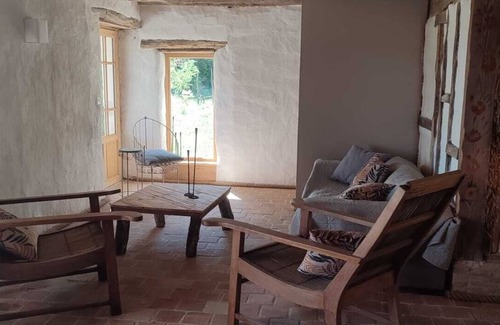 Salignac-Eyvignes Cottage | Le Cottage des Acacias - un Logis Nature, une Piscine Naturelle et des Animaux!