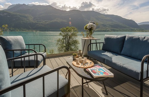 Bredannaz Apartment | Le Cristal - Prestigieux appartement au Lac d'Annecy avec vue unique à 180°