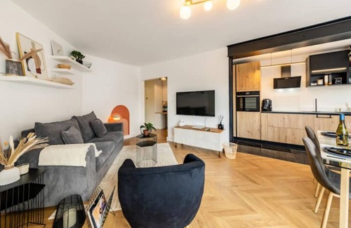 Quai de la Fosse Apartment | Le Dobrée - Centre - Charm & Comfort - 4p - 55m2