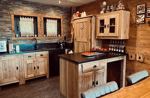 Les Angles Ski Chalet | LE DOMAINE DE BELLA-300m2-Sublime view on 3300m2 wooded plot.