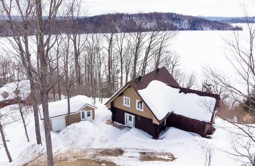 Lac-Simon Ski Chalet | Le Domaine forêt d'eau II